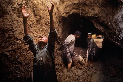 中國第一位沒有軍銜的國防部長,被毛主席大加讚賞,周總理都要搶 中國第一位沒有軍銜的國防部長,被毛主席大加讚賞,周總理都要搶