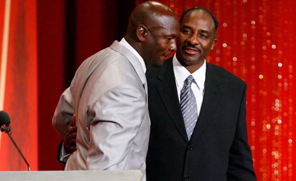 詹姆斯名人堂引薦人會是誰？科比：我希望是喬丹或者菲兒傑克遜