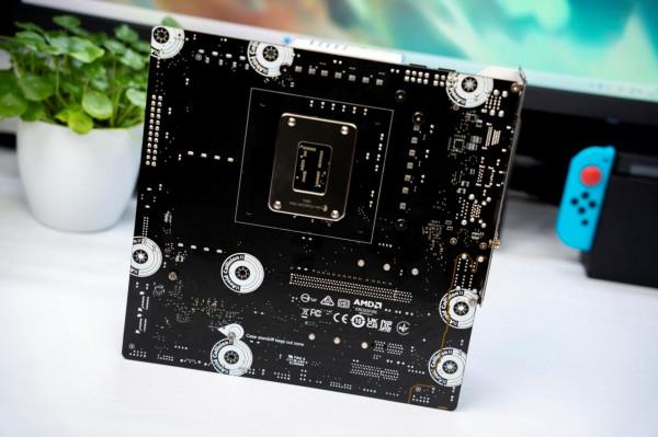 微星主機板媒體包裡都有什麼？揭秘B660主機板+酷睿12400+DDR5記憶體