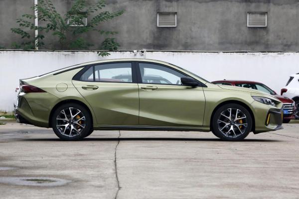 傳祺影豹丨熱血青年標配的十萬級轎車