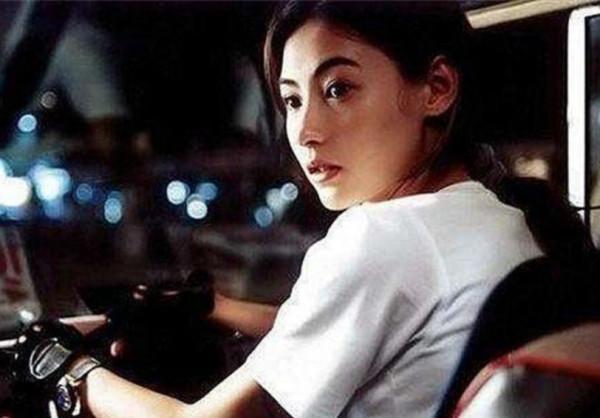 老牌港臺明星扎堆定居內地，究其原因很現實，賣情懷成賺錢好方法