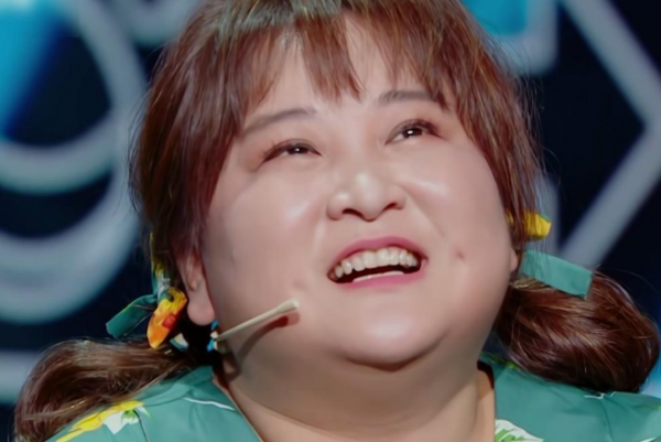 影史票房最高的女導演，賈玲被電視臺邀請錄節目，瘦了不少