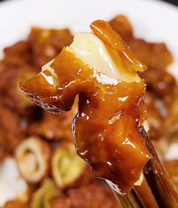 解鎖肥腸的N種花樣吃法——脆皮肥腸，外酥裡嫩，一口下去超滿足