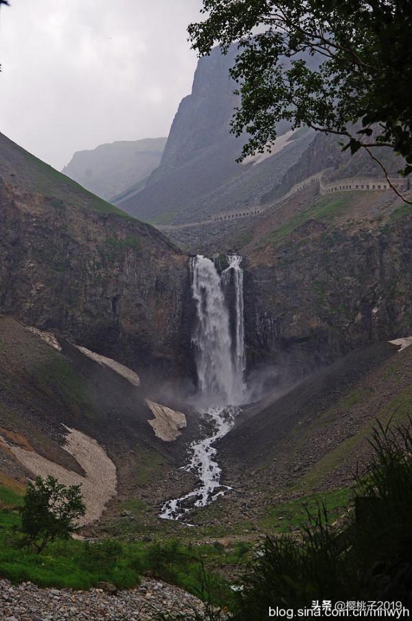 為什麼長白山瀑布遊客不能近身觀賞(圖) 為什麼長白山瀑布遊客不能近身觀賞(圖)