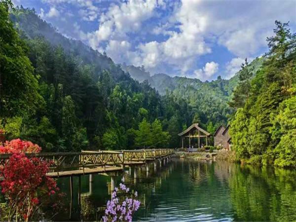 石臺一冷門景區,古稱西黃山,後因其形狀改名,山高林密人跡罕至 石臺一冷門景區,古稱西黃山,後因其形狀改名,山高林密人跡罕至