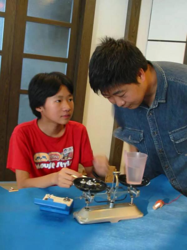 弦論女孩走紅背後，以及弦理論到底是個啥？