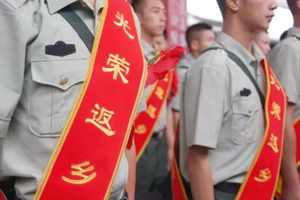 94歲“甲等功臣”深藏功名，自言：家族25位軍人我不值一提