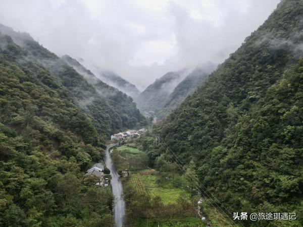 國內兩條小眾自駕路線，穿梭在原始森林之中，遨遊在歷史的海洋裡