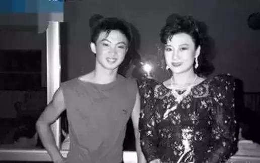 她是金星的前妻，10年婚姻親如閨蜜，離婚後嫁給了兩人共同好友