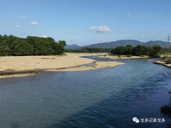 快樂遊釣遇見野猴,一路上意外多多,驚喜不斷 快樂遊釣遇見野猴,一路上意外多多,驚喜不斷