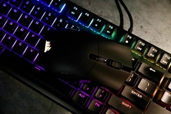 2000Hz輪詢+26000DPI，美商海盜船聖劍RGB無線版新品遊戲滑鼠體驗