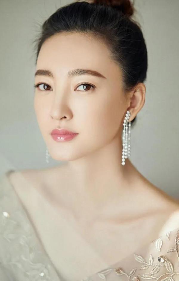 素顏女神王麗坤卸妝完成，真人和化妝前到底差多少