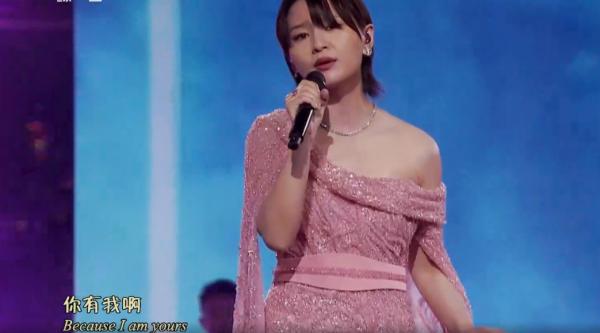 劉愷威和魏大勳只間隔一人,站姿看出兩人關係,趙麗穎鞋子有玄機 劉愷威和魏大勳只間隔一人,站姿看出兩人關係,趙麗穎鞋子有玄機