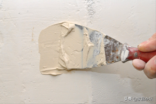 刮膩子的工人說膩子裡面要加膠水，真的是這樣嗎？有何貓膩？