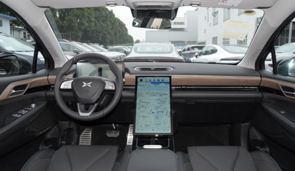 小鵬P5，已經賣瘋了，完勝同級別電動汽車