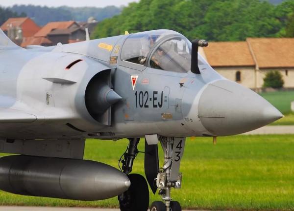 中國空軍的明智決定！放棄引進F16和幻影，國產殲10得以橫空出世