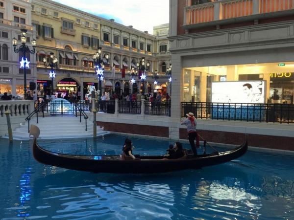 14K叔父輩“差佬文”,從警察到黑幫大佬,晚年被人肢解成七塊 14K叔父輩“差佬文”,從警察到黑幫大佬,晚年被人肢解成七塊