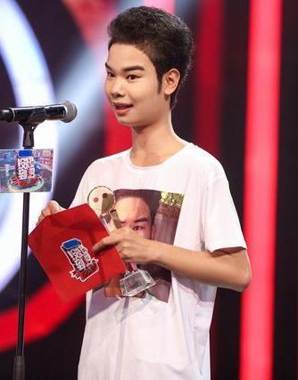 3年前，一夜爆火的“髮際線男孩”小吳，如今怎樣了？