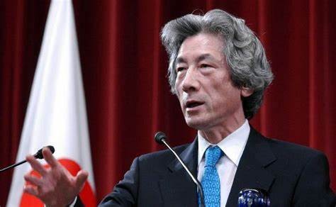 38歲政界王子娶日本第一美人,因首相選舉只得一票,急於變老 38歲政界王子娶日本第一美人,因首相選舉只得一票,急於變老