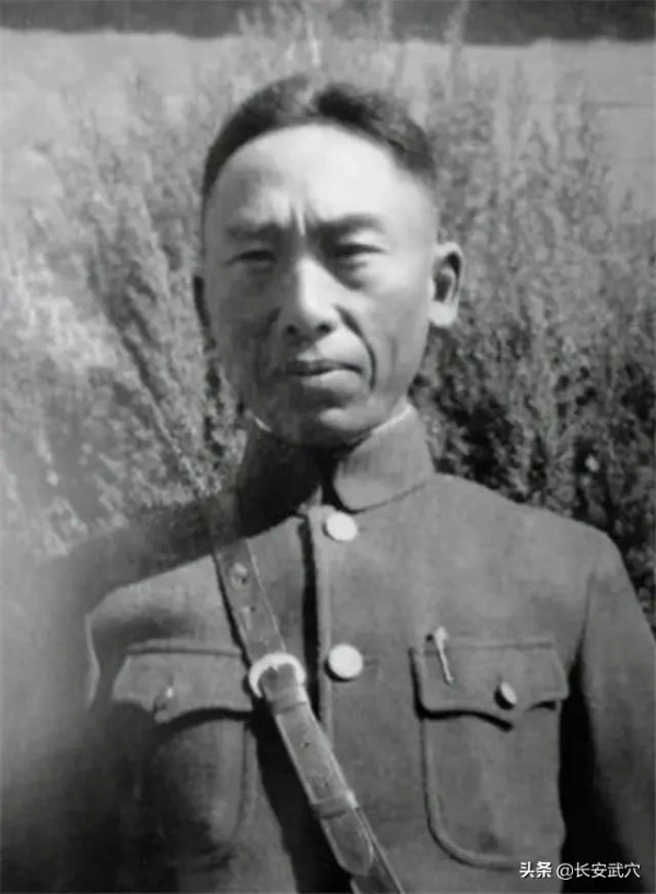 國軍軍長籌劃起義,卻被手下師長出賣犧牲,徐帥親自下令鋤奸 國軍軍長籌劃起義,卻被手下師長出賣犧牲,徐帥親自下令鋤奸