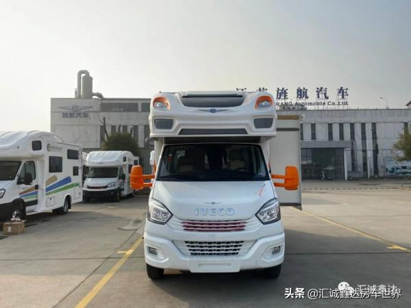 3.0T渦輪增壓配懸浮座的國產房車,空間秒變10多平,吃住不愁 3.0T渦輪增壓配懸浮座的國產房車,空間秒變10多平,吃住不愁