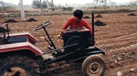 39歲農村婦女，月收入萬元以上，成為村裡老人唯一的經濟來源