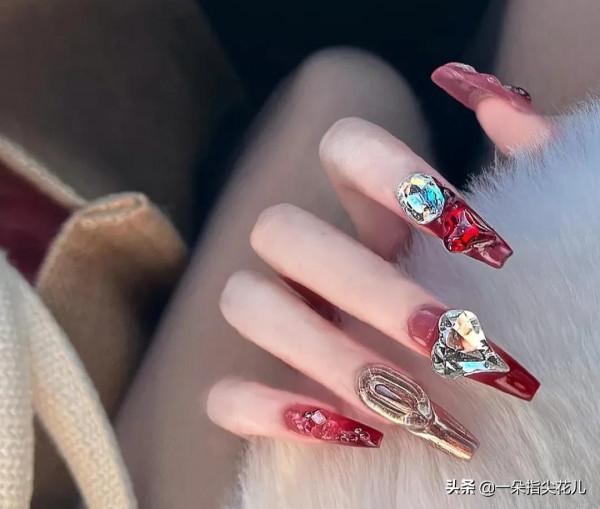 分享10款紅色系新年美甲第一篇，過年一定要美美的，喜歡記得收藏