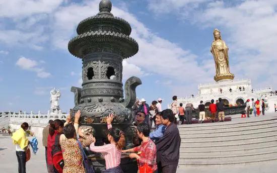 “中文標語”又火了？這次不是越南，中國遊客：一點面子都不給