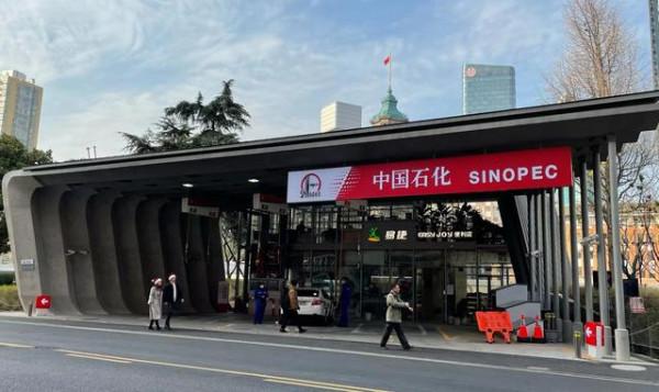 去加油站加油，“加滿”與“加200”哪種加油方式更好呢？