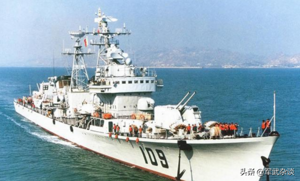 中國已無火力支援艦，可讓370遠火上艦，用“二代九江”支援灘頭