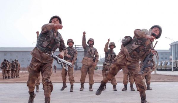 手榴彈掉在身旁如何保命？速度高達2000米每秒，比子彈都快