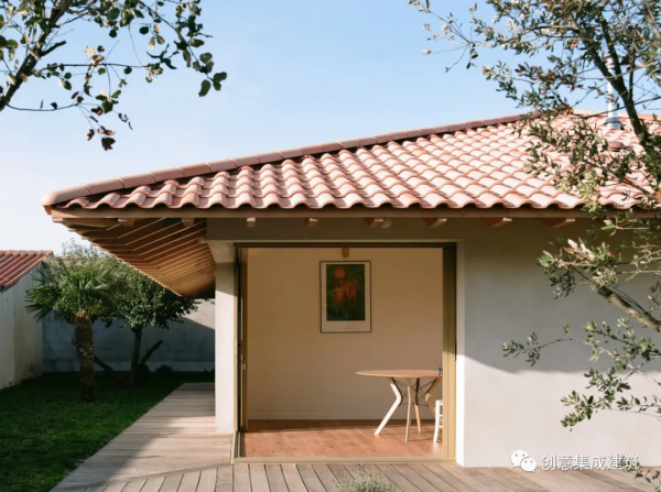 無牆角之家：一對剛退休的夫妻純為舒適建的房子