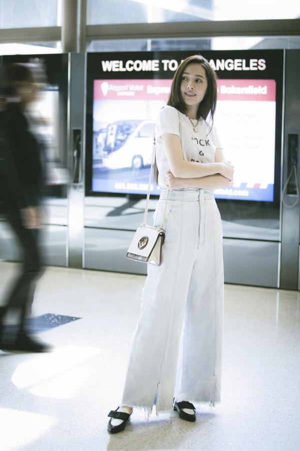 郭碧婷越來越像婆婆向太,穿印花西裝配大背頭,連氣質都一樣了 郭碧婷越來越像婆婆向太,穿印花西裝配大背頭,連氣質都一樣了