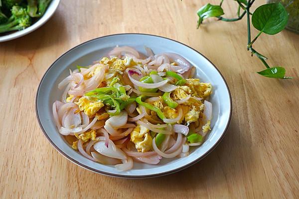 曬曬蘇北一家六口的午餐,做法簡單又清淡美味,比吃肉還要香 曬曬蘇北一家六口的午餐,做法簡單又清淡美味,比吃肉還要香