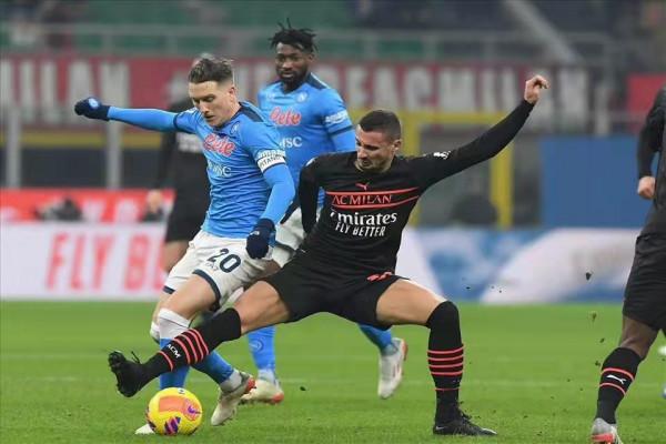 爭議判罰+單翼難飛+中場疲軟，AC米蘭主場失利滑落至榜三