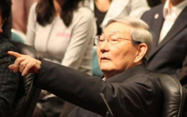 朱鎔基面對資金難題，宮著銘：要想開發浦東，就要借全國的錢