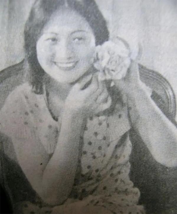 民國女星黎莉莉：成名後不開豪車住洋房，因“大粗腿”成全民偶像