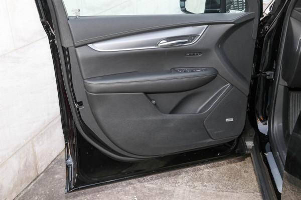 凱迪拉克XT6車門內飾板與車門之間縫隙大有異響，三種方法需牢記