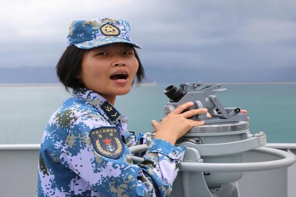 看,微山湖艦女兵的“迷彩芳華” 看,微山湖艦女兵的“迷彩芳華”