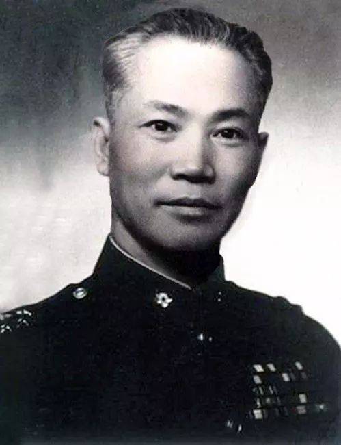 華野遭31萬蔣軍圍攻,粟裕急得直撓頭,陳毅點醒後下令:快擺鍋灶 華野遭31萬蔣軍圍攻,粟裕急得直撓頭,陳毅點醒後下令:快擺鍋灶