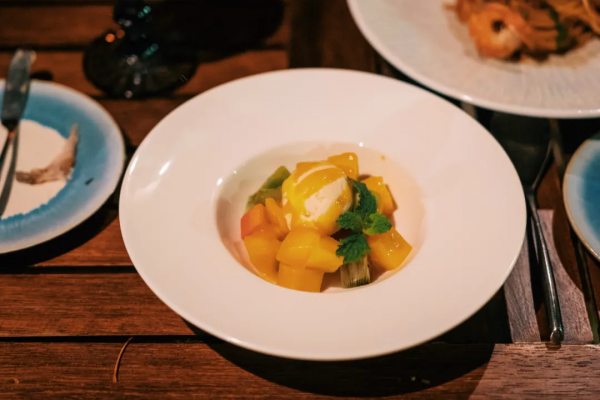 依山傍海獨享一灣,這家扇子酒店讓我錯覺是又回到了東南亞 依山傍海獨享一灣,這家扇子酒店讓我錯覺是又回到了東南亞