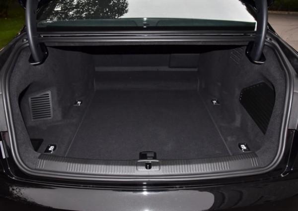 看這車顏值不足100萬,但卻是奧迪家族的頂級旗艦S8 看這車顏值不足100萬,但卻是奧迪家族的頂級旗艦S8