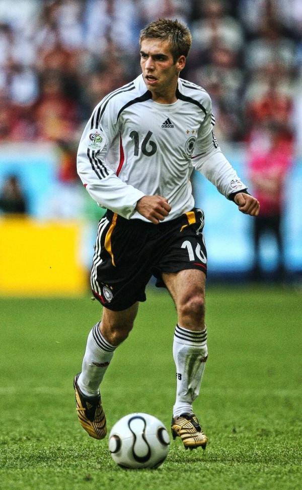 成為足壇惡人的充分但非必要條件