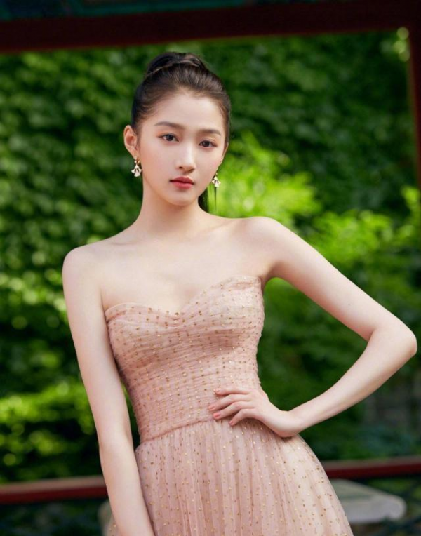 管你是真姐妹還是偽閨蜜,女明星同框即比美,誰醜誰尷尬 管你是真姐妹還是偽閨蜜,女明星同框即比美,誰醜誰尷尬