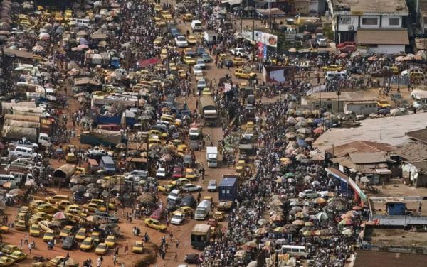 一個國家能窮到什麼程度？賴比瑞亞人買雙拖鞋還要分期，一下雨就有癱瘓風險