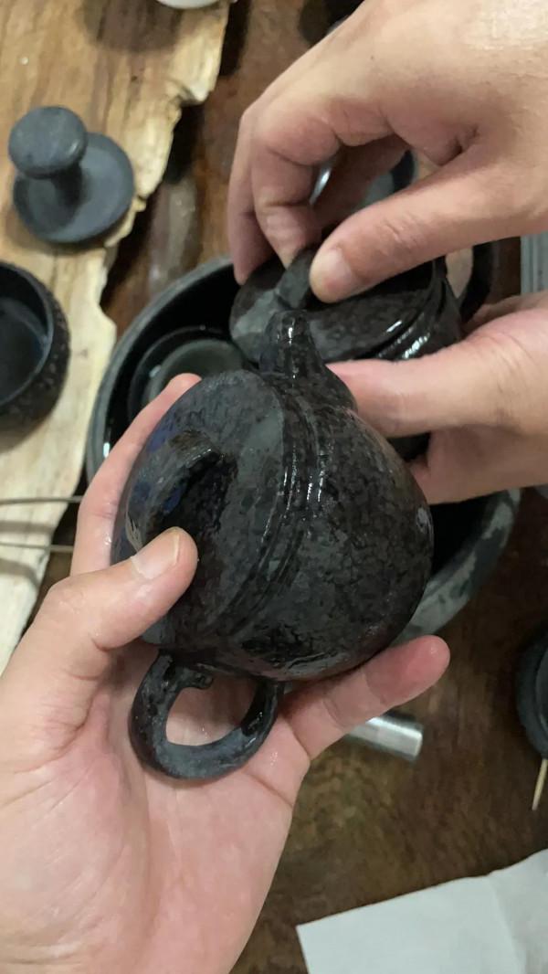 冰磧岩石茶壺&mdash;漢瓦壺