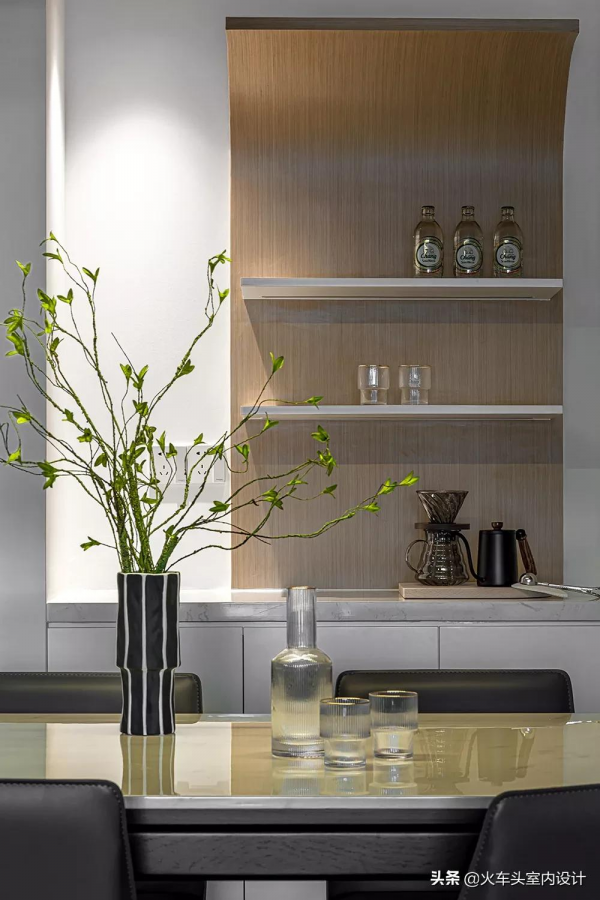 130㎡極簡自然風,方圓交錯,木白有序 130㎡極簡自然風,方圓交錯,木白有序