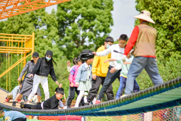 兒童城堡免費耍！還有可愛萌寵和超大草坪，公交直達，遛娃必去