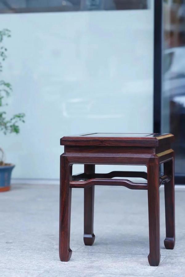 大紅酸枝王款方凳