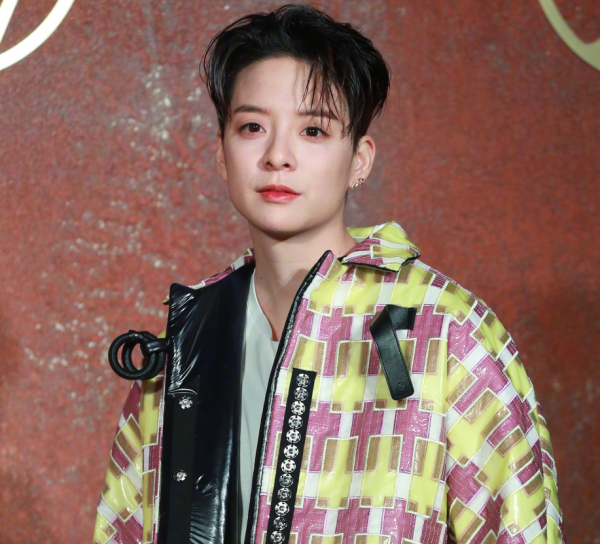 LV大秀紅毯來了!熱巴暴露髮際線,周冬雨瘦過頭,劉亦菲狀態絕佳 LV大秀紅毯來了!熱巴暴露髮際線,周冬雨瘦過頭,劉亦菲狀態絕佳